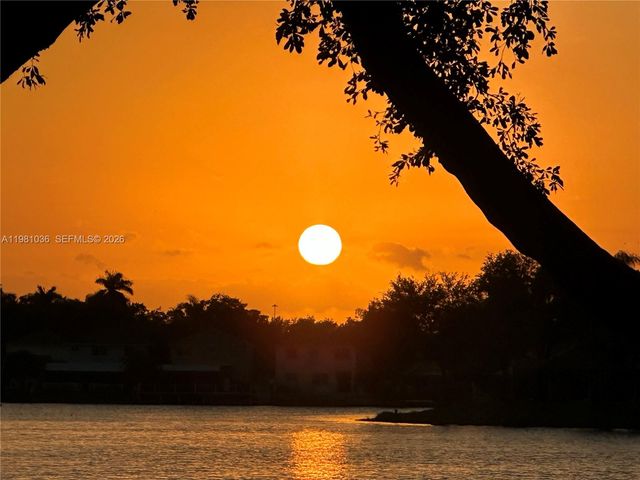 11228 NW 14th Ct, Pembroke Pines, FL 33026