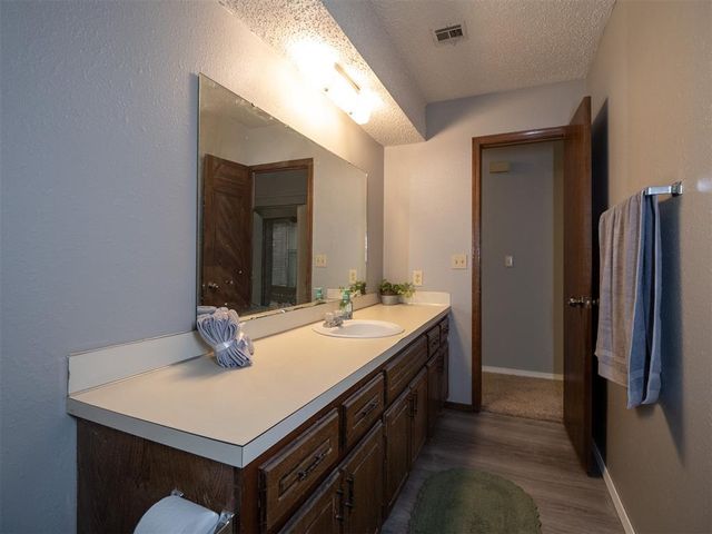 2101 Natchez Drive, Norman, OK 73071