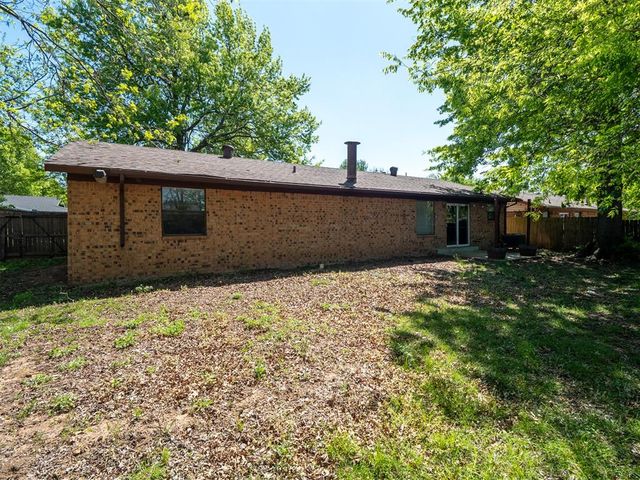 2101 Natchez Drive, Norman, OK 73071