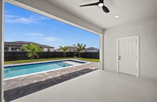 1805 NW 12th, Cape Coral, FL 33993