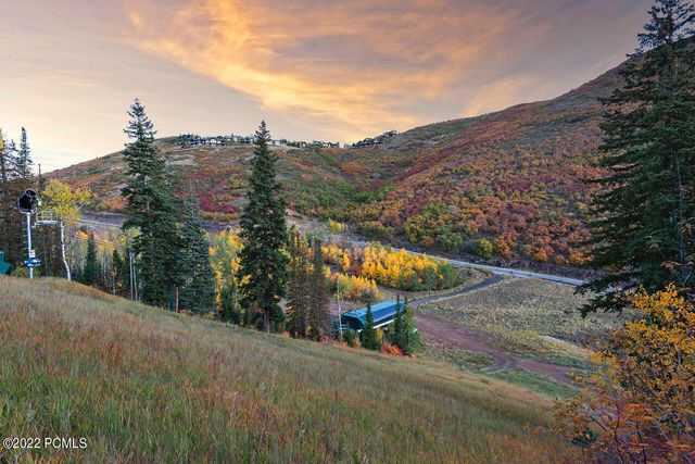 W 3267 Deer Hollow Road 1503, Park City, UT 84060