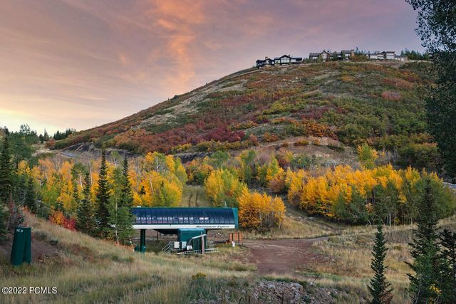 W 3267 Deer Hollow Road 1503, Park City, UT 84060