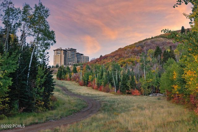 W 3267 Deer Hollow Road 1503, Park City, UT 84060