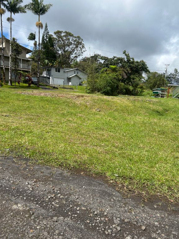 Image 1 of property listing at 18-4128 HOLANA ST, Mountain View, HI 96771