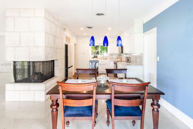 5711 SW 64th Avenue, South Miami, FL 33143