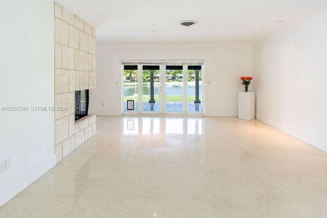 5711 SW 64th Avenue, South Miami, FL 33143