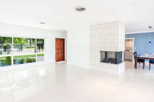 5711 SW 64th Avenue, South Miami, FL 33143