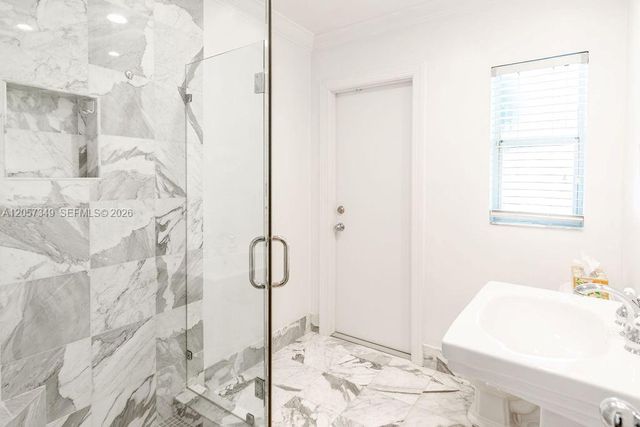 5711 SW 64th Avenue, South Miami, FL 33143