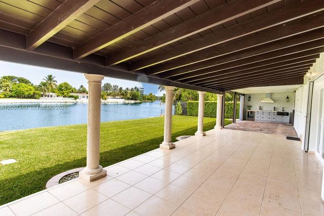 5711 SW 64th Avenue, South Miami, FL 33143