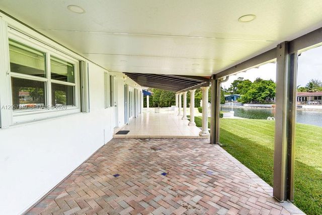 5711 SW 64th Avenue, South Miami, FL 33143