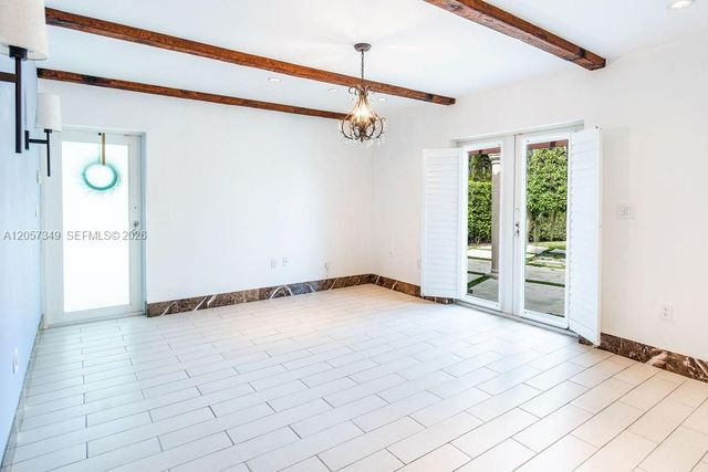 5711 SW 64th Avenue, South Miami, FL 33143