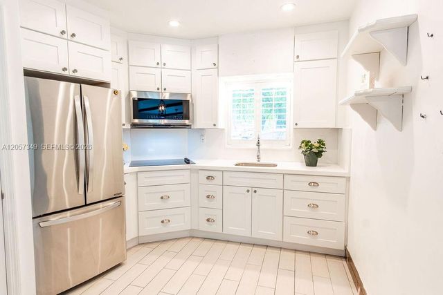 5711 SW 64th Avenue, South Miami, FL 33143