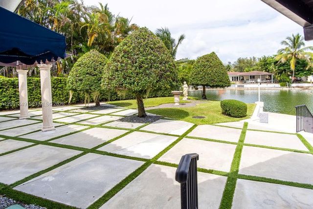 5711 SW 64th Avenue, South Miami, FL 33143