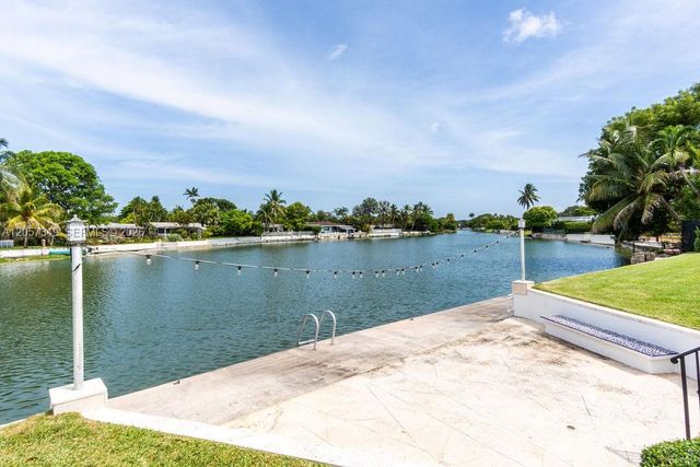 5711 SW 64th Avenue, South Miami, FL 33143