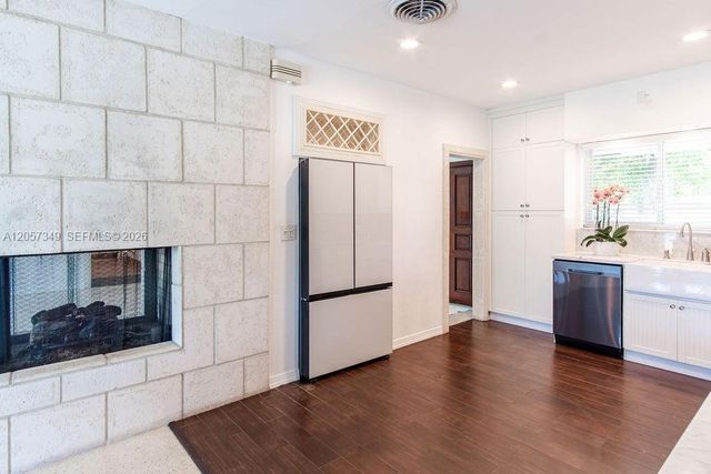 5711 SW 64th Avenue, South Miami, FL 33143