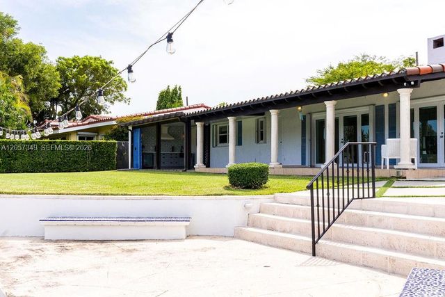5711 SW 64th Avenue, South Miami, FL 33143