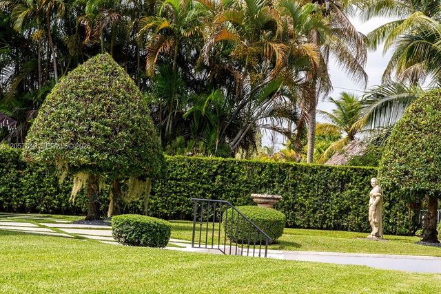 5711 SW 64th Avenue, South Miami, FL 33143
