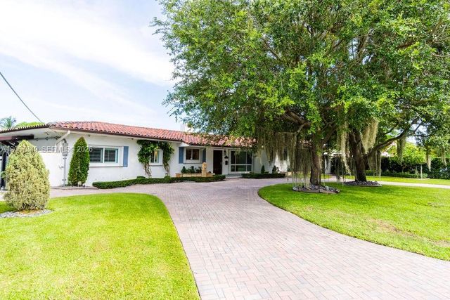 5711 SW 64th Avenue, South Miami, FL 33143