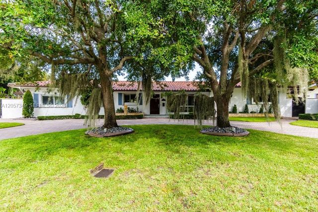 5711 SW 64th Avenue, South Miami, FL 33143