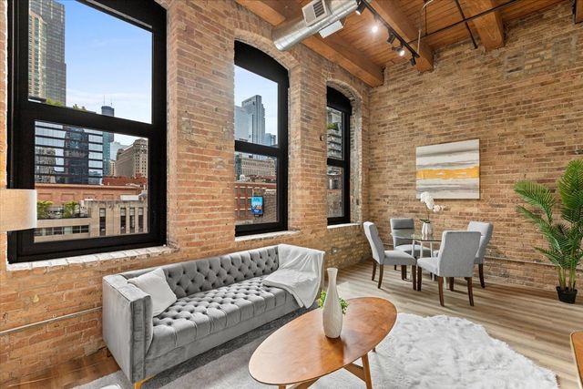 153 W Ohio Street 403, Chicago, IL 60654