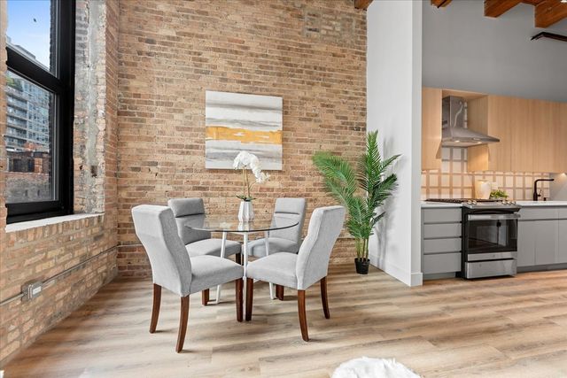 153 W Ohio Street 403, Chicago, IL 60654