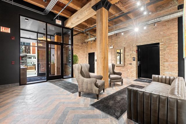 153 W Ohio Street 403, Chicago, IL 60654