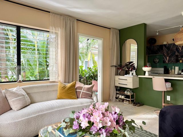 1127 Meridian Ave 8-1127, Miami Beach, FL 33139