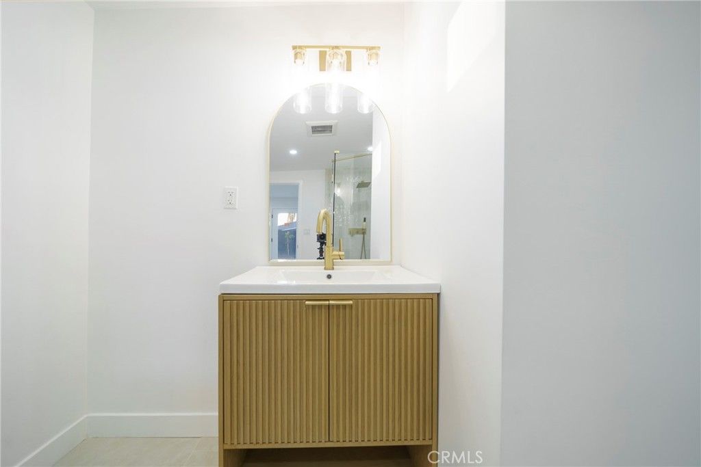 Image 16 of property listing at 10512 Leeds, Norwalk, CA 90650