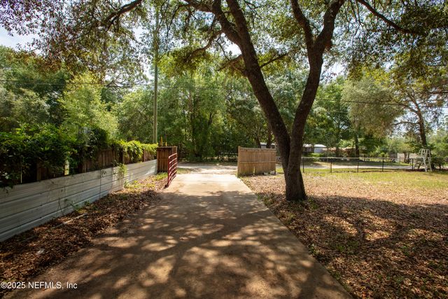 8186 COUNTY LINE Road, Melrose, FL 32666
