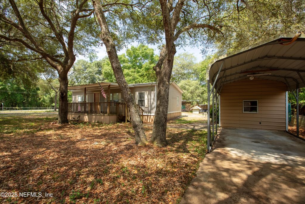 8186 COUNTY LINE Road, Melrose, FL 32666