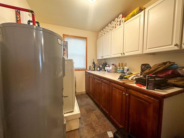 557 MT VERNON STREET, Oshkosh, WI 54901