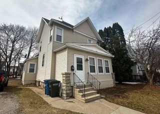 557 MT VERNON STREET, Oshkosh, WI 54901