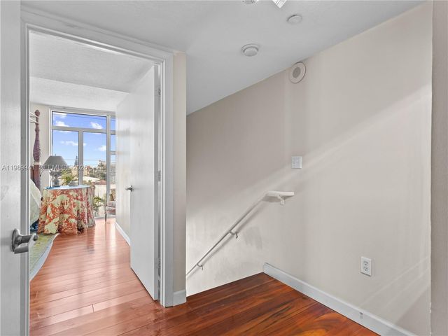 7600 Collins Ave 412, Miami Beach, FL 33141