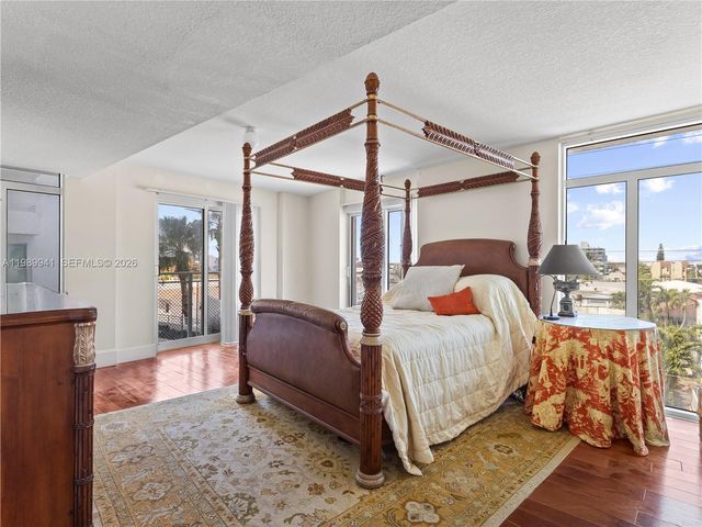 7600 Collins Ave 412, Miami Beach, FL 33141