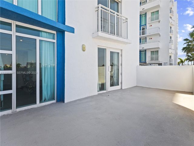 7600 Collins Ave 412, Miami Beach, FL 33141