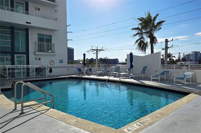 7600 Collins Ave 412, Miami Beach, FL 33141