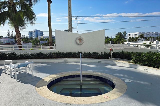 7600 Collins Ave 412, Miami Beach, FL 33141