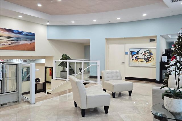 7600 Collins Ave 412, Miami Beach, FL 33141