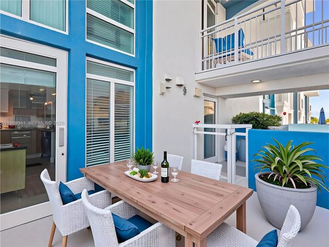 7600 Collins Ave 412, Miami Beach, FL 33141