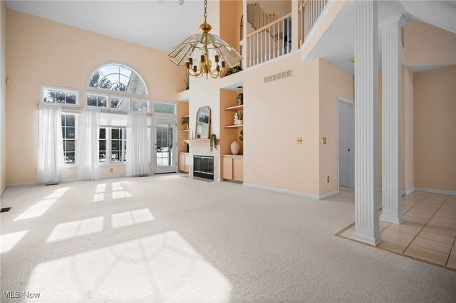 25 Golf View Lane, North Olmsted, OH 44070