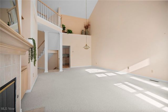 25 Golf View Lane, North Olmsted, OH 44070