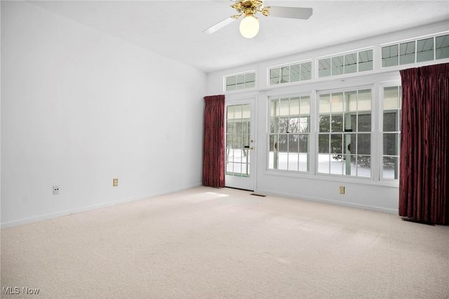 25 Golf View Lane, North Olmsted, OH 44070