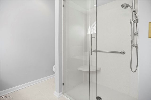 25 Golf View Lane, North Olmsted, OH 44070