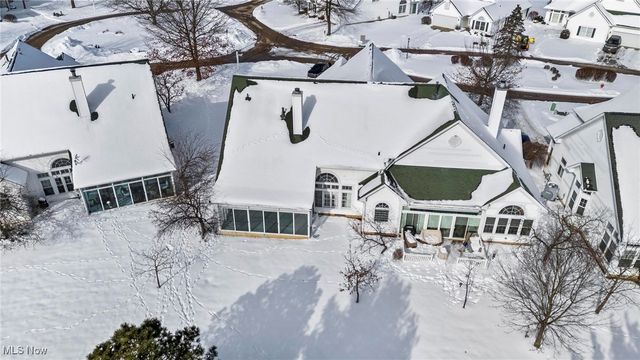 25 Golf View Lane, North Olmsted, OH 44070