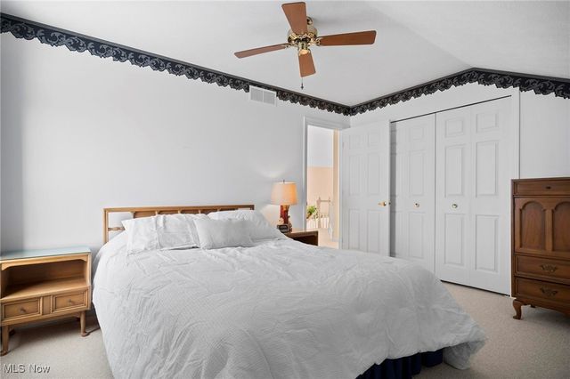 25 Golf View Lane, North Olmsted, OH 44070