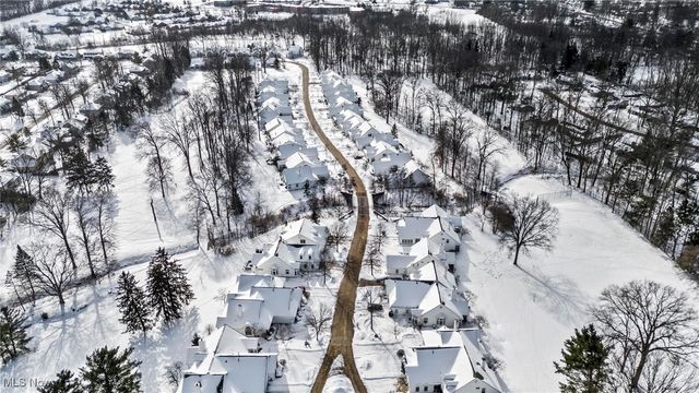 25 Golf View Lane, North Olmsted, OH 44070