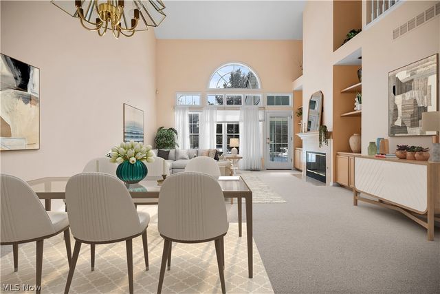 25 Golf View Lane, North Olmsted, OH 44070