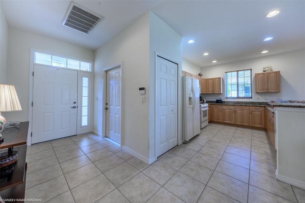 Image 9 of property listing at 24145 GREEN HERON DRIVE 24, Punta Gorda, FL 33980