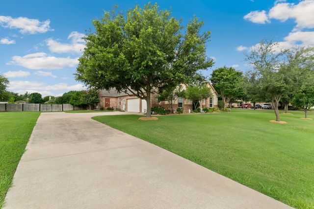 8000 Rodeo Drive, Denton, TX 76208