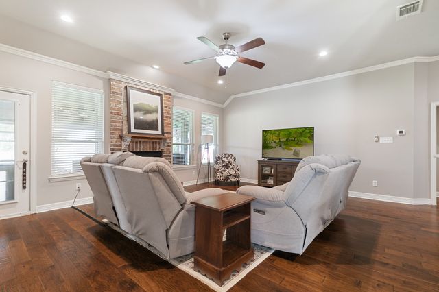 8000 Rodeo Drive, Denton, TX 76208